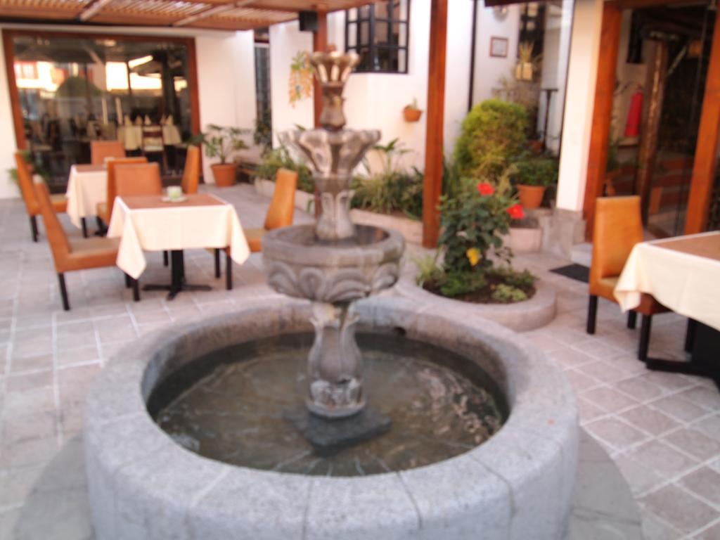 Hotel Fuente De Piedra I Quito Dış mekan fotoğraf