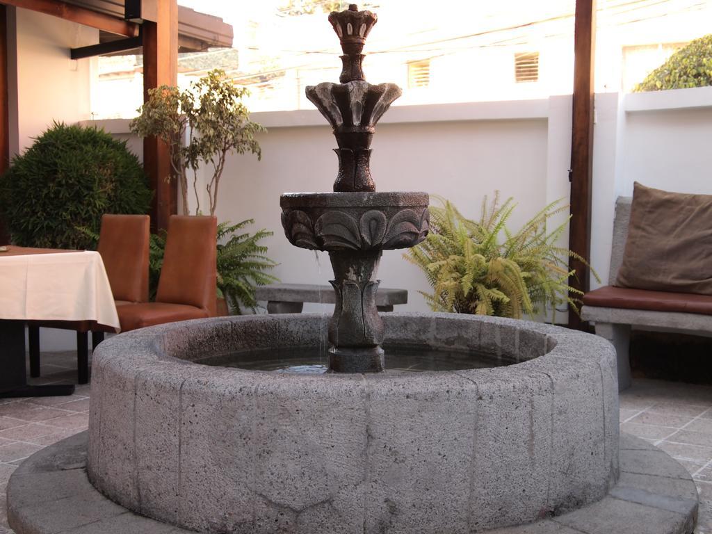 Hotel Fuente De Piedra I Quito Dış mekan fotoğraf