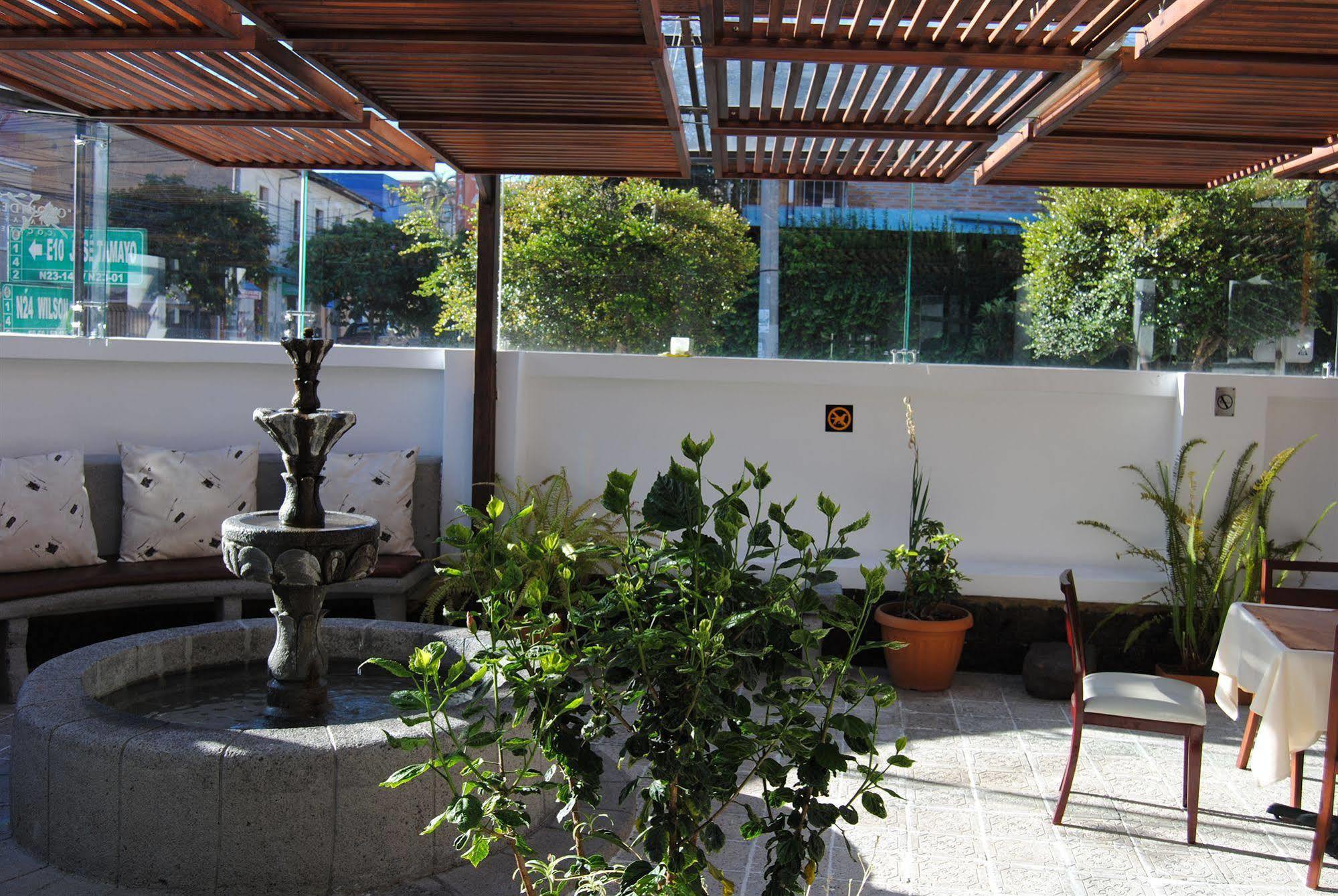 Hotel Fuente De Piedra I Quito Dış mekan fotoğraf